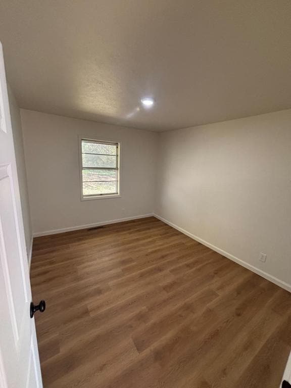 Building Photo - 909 E 1st St