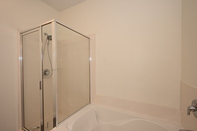 Building Photo - Stunning Row End Townhome In Excellent Loc...