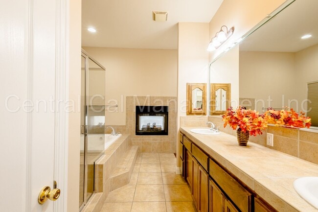 Building Photo - 4 Bedroom/3 Bath Home with Paid Solar - $3395 Per Month!