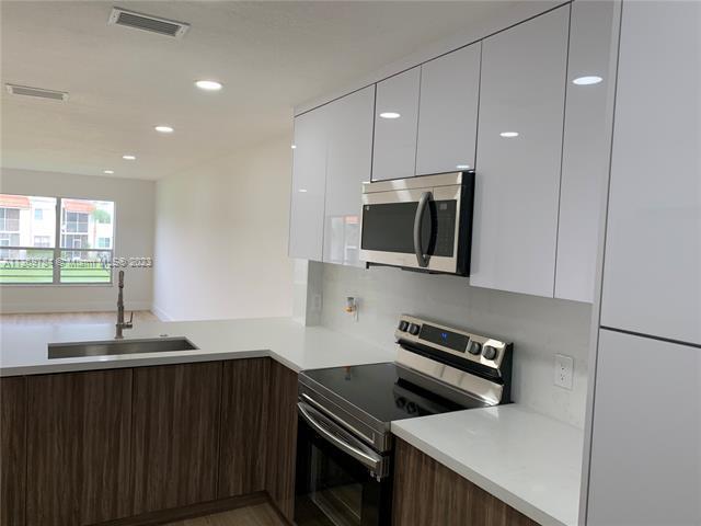 Building Photo - 7355 Woodmont Terrace