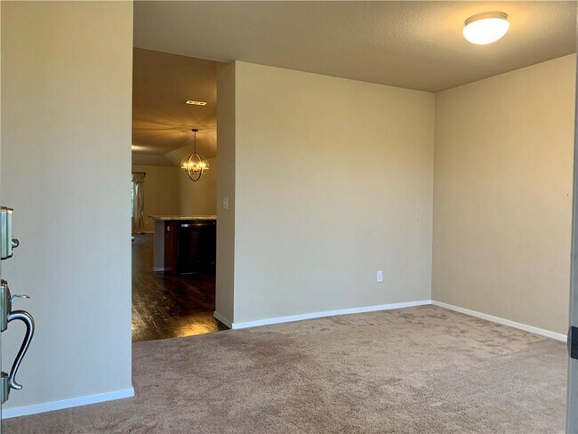 Building Photo - 7851 Bridgegate Ave