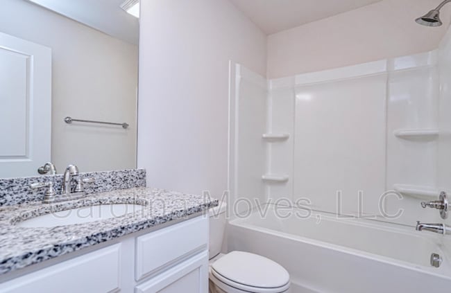 Building Photo - 179 Clingstone Trl