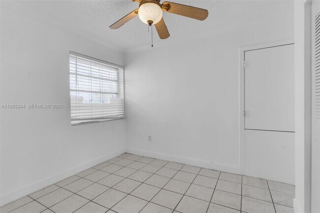 Building Photo - 1101 SW 17th Ave