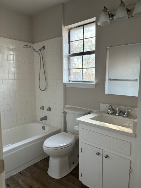 Building Photo - 2404 Hidden Hill Dr