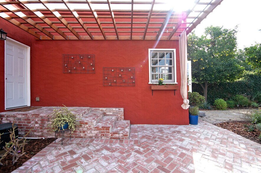 Building Photo - 4032 Garden Ave