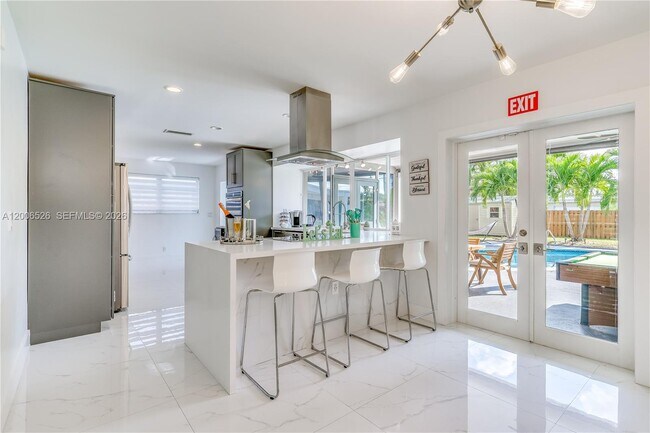 Building Photo - 4212 Van Buren St