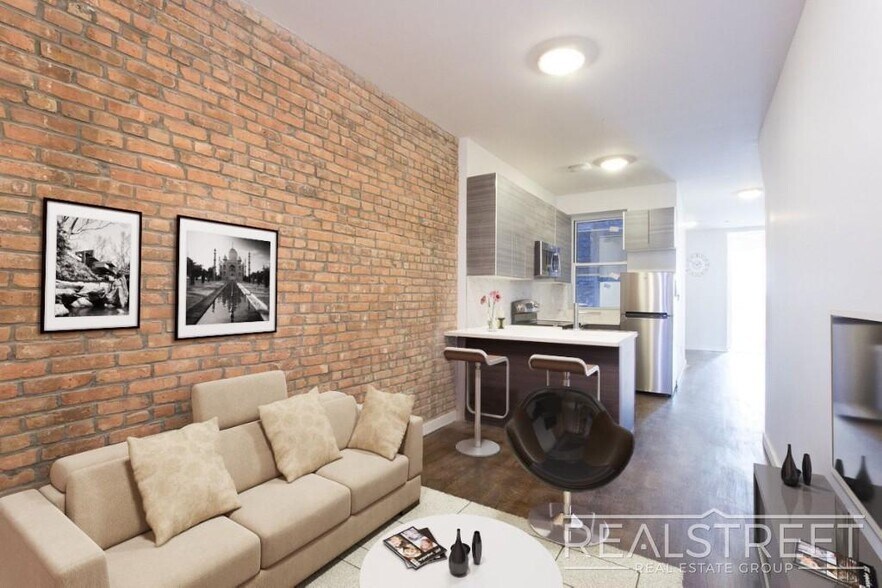 Building Photo - Modern 4 Bed 2 Bath Duplex with Yard in Stuyvesant Heights