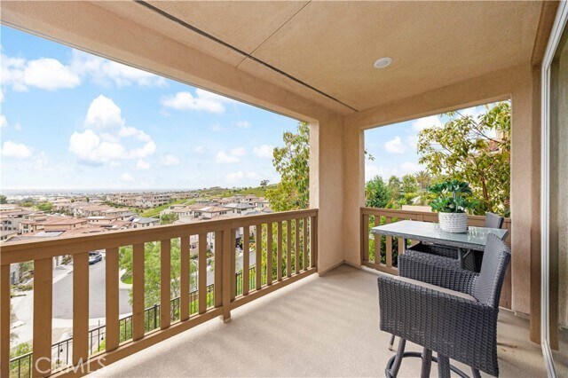 Building Photo - 545 Serrano Summit Dr