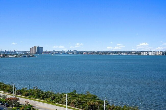 Building Photo - 5480 N Ocean Dr