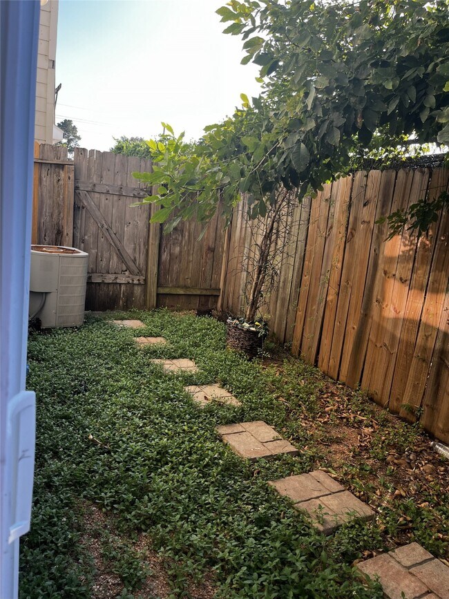 Building Photo - 11807 Chetman Dr