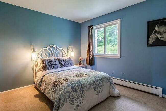 Building Photo - Townhouse for Rent – South Burlington, VT