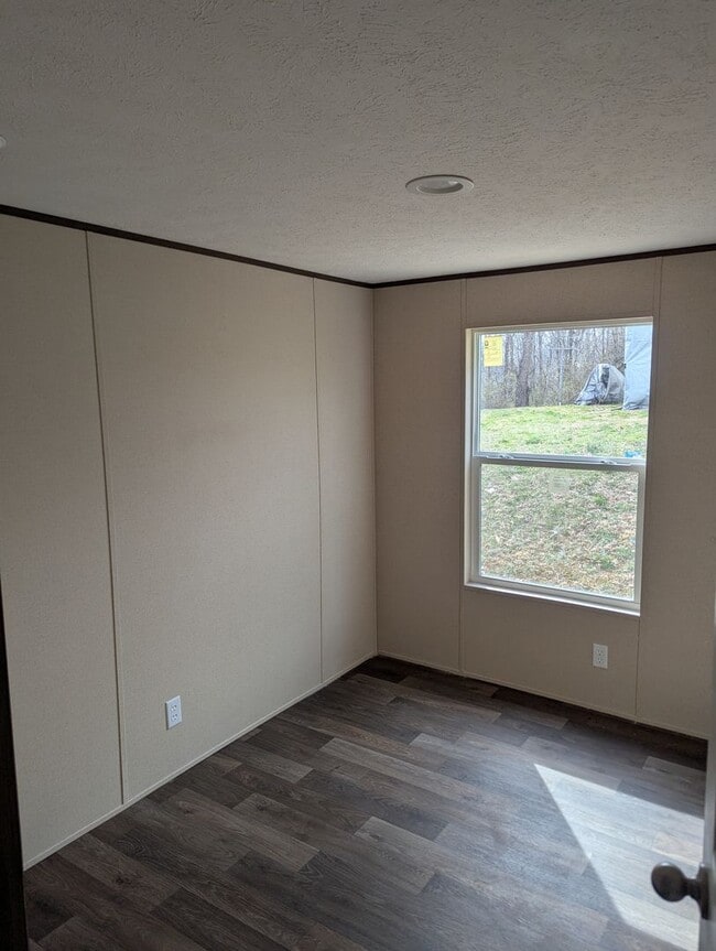 Building Photo - Brand new 3 bed/2 bath home