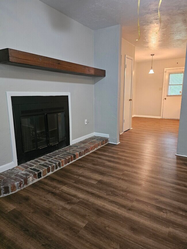 Building Photo - 2985 Woodrich Dr