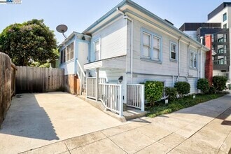 Building Photo - 5200 Redondo Ave