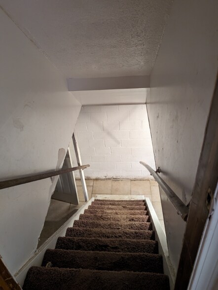 Building Photo - 205 Beachwood Dr