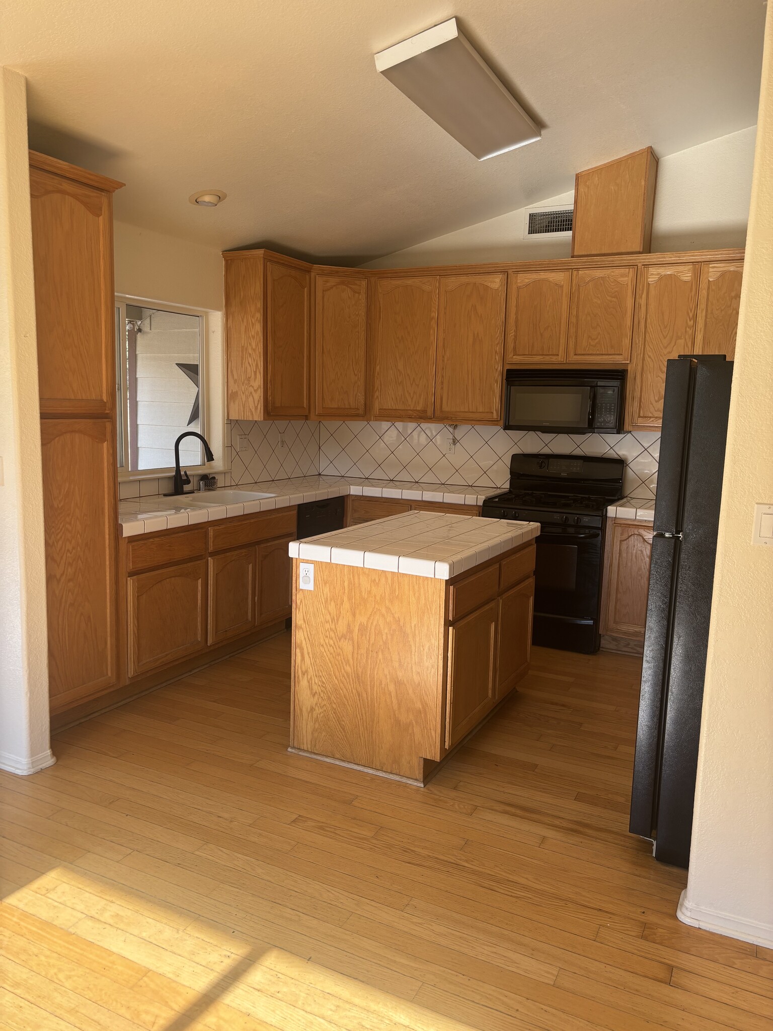 Building Photo - 27280 War Admiral Ct