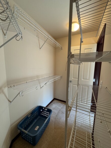 Building Photo - 5624 8th Dr W