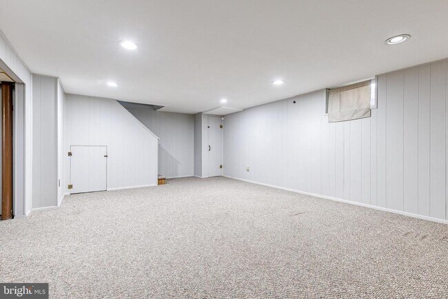 Building Photo - 1517 Dellsway Rd