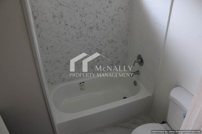 Building Photo - Newly Remodeled 3 Bedroom 2 Bathroom Home ...