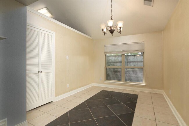 Building Photo - 2935 Auburn Dr