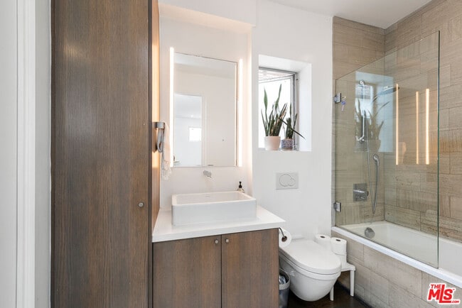 Building Photo - 705 Sunset Ave