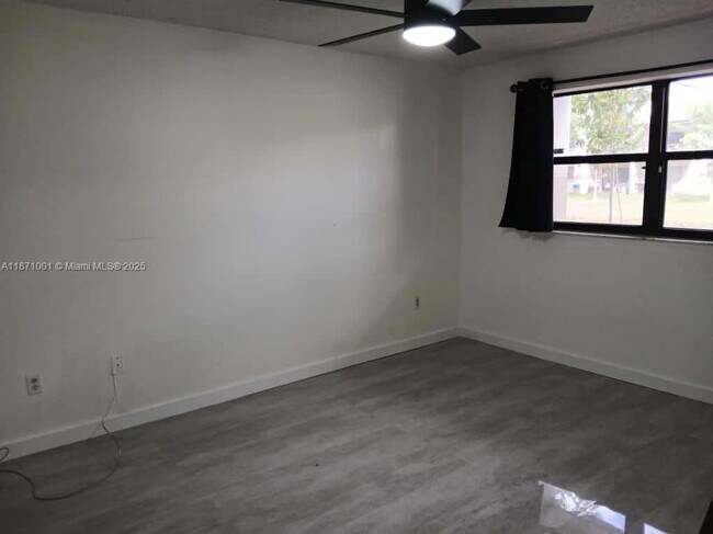 Building Photo - 9937 Nob Hill Ct