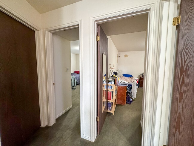 Building Photo - 243 E 400 N