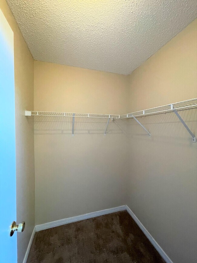 Building Photo - 903 Piedmont Pl