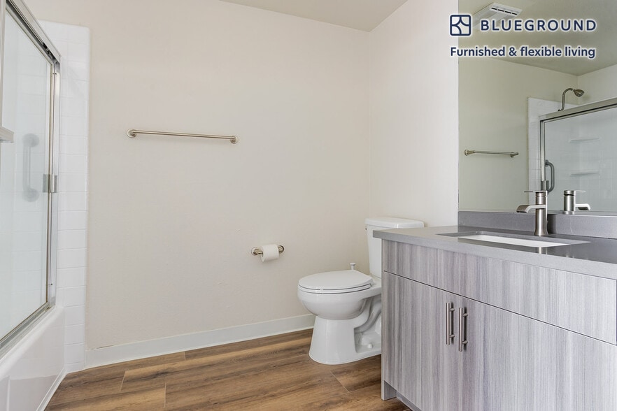 Building Photo - 13603 Marina Pointe Dr