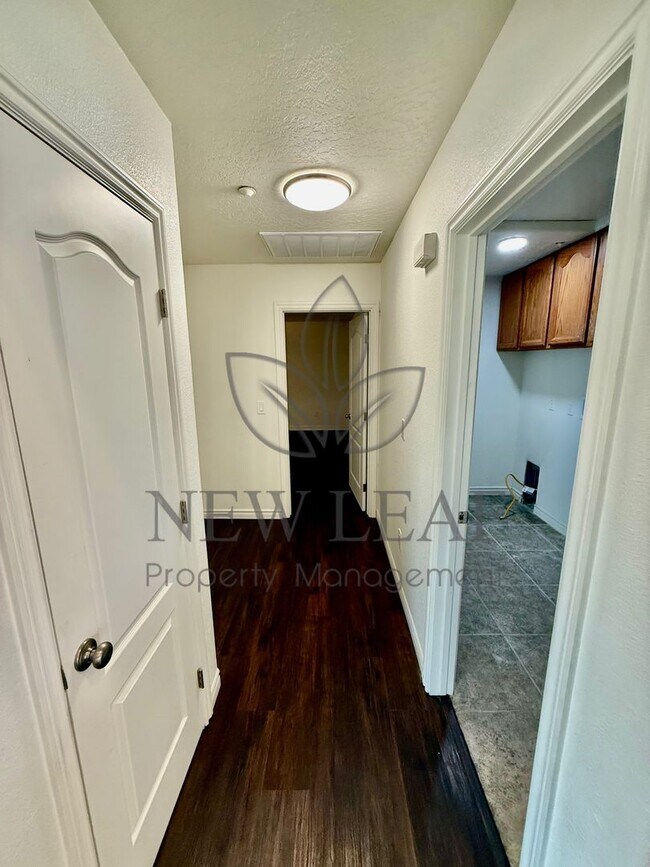 Building Photo - 4 Bedroom home on Private lot in PHELAN CA