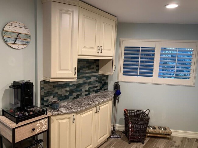 Building Photo - 610 Island Way