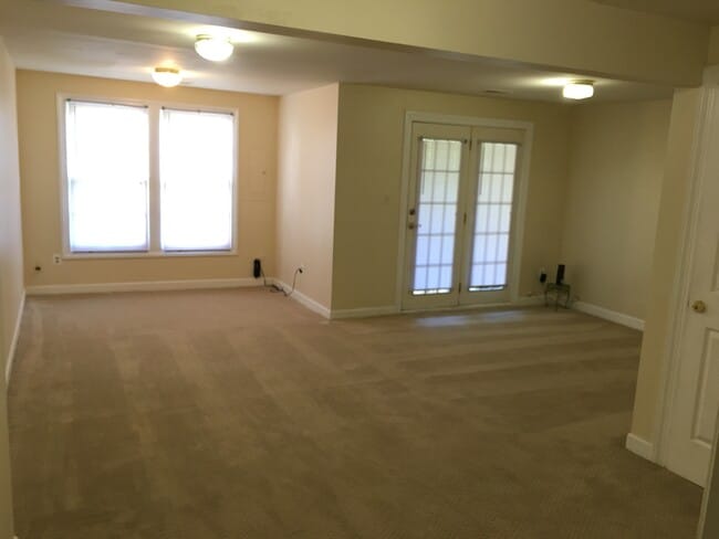 Building Photo - 43768 Central Station Dr