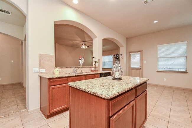 Building Photo - 110 Sweet Leaf Grove Ln