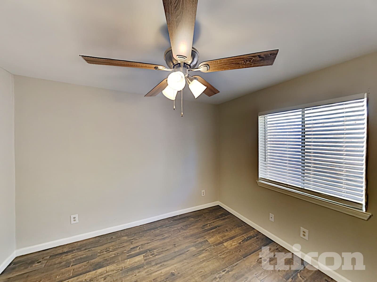 Building Photo - 1423 Ardmore Dr