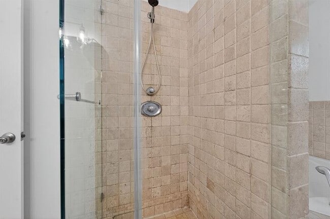 Building Photo - 2612 Florida Blvd