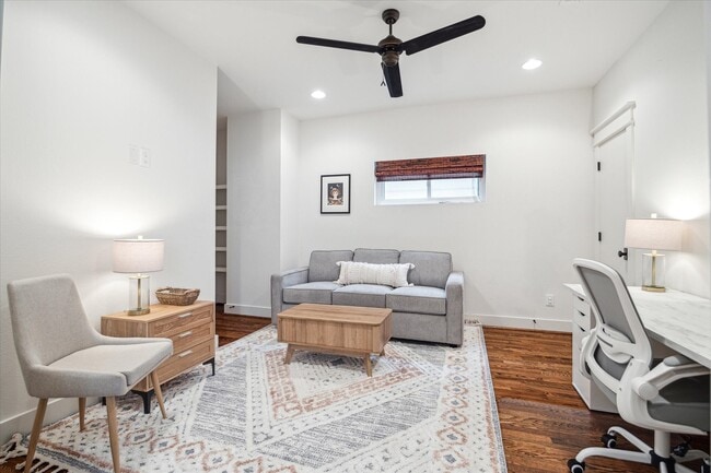 Building Photo - 1613 Prospect St