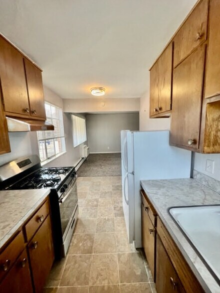 Building Photo - Karen Jean Apartments