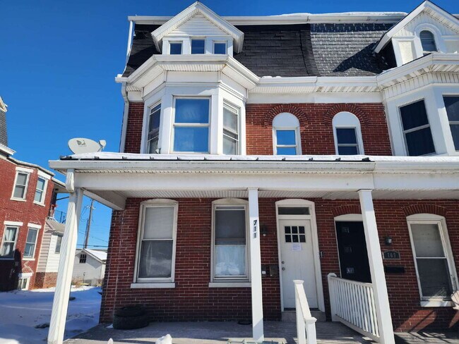 Building Photo - Charming 1-Bedroom Apartment with Hardwood Floors in York, PA!