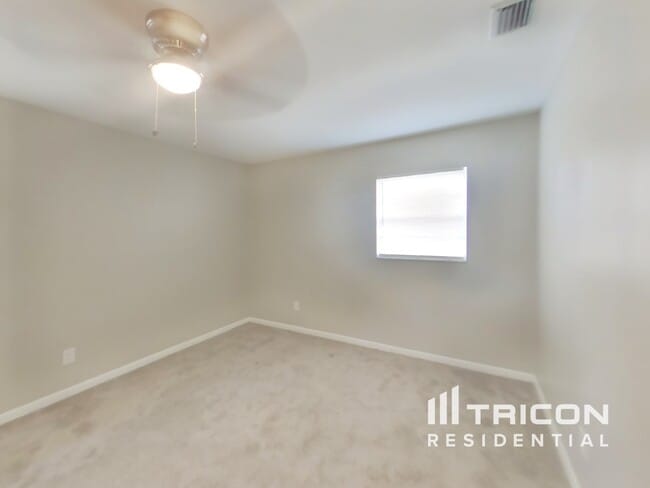 Building Photo - 804 Heidi Rd