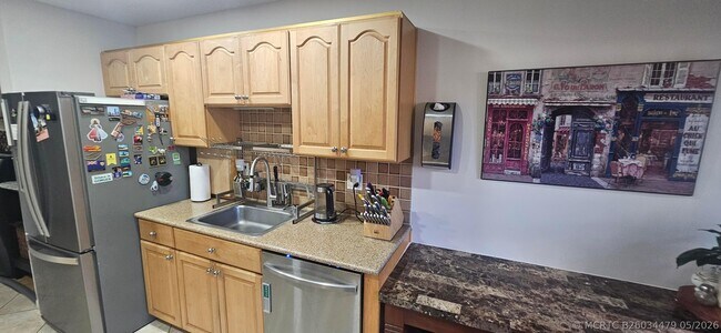 Building Photo - 2511 Carambola Cir N
