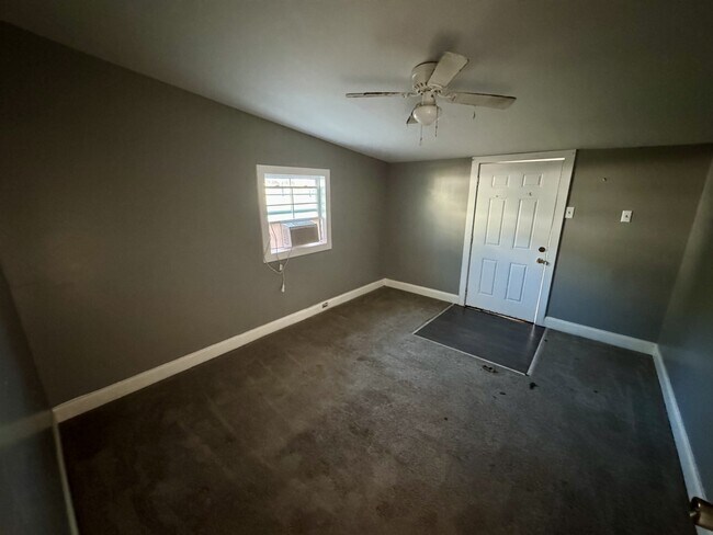 Building Photo - 314 Browns Ferry St