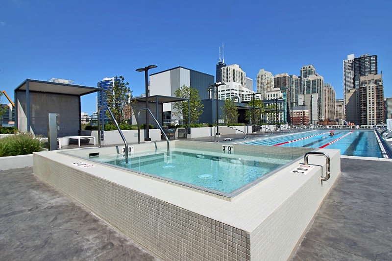 Building Photo - 689 N Wells St