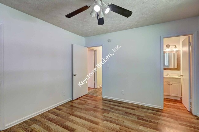 Building Photo - 198 Meadowlark Ln