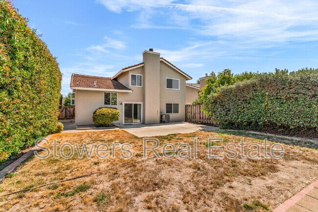 Building Photo - 120 Valdivia Cir