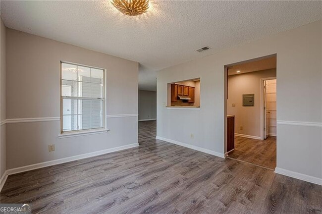 Building Photo - 6034 Coventry Cir