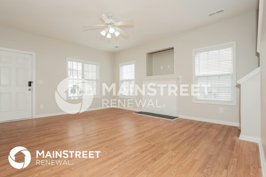 Building Photo - 4825 Green Spring Dr