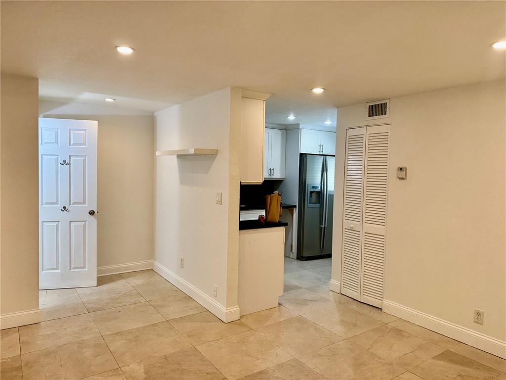 Building Photo - 119 Gardens Dr