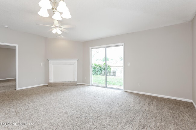 Building Photo - 7485 International Village Dr