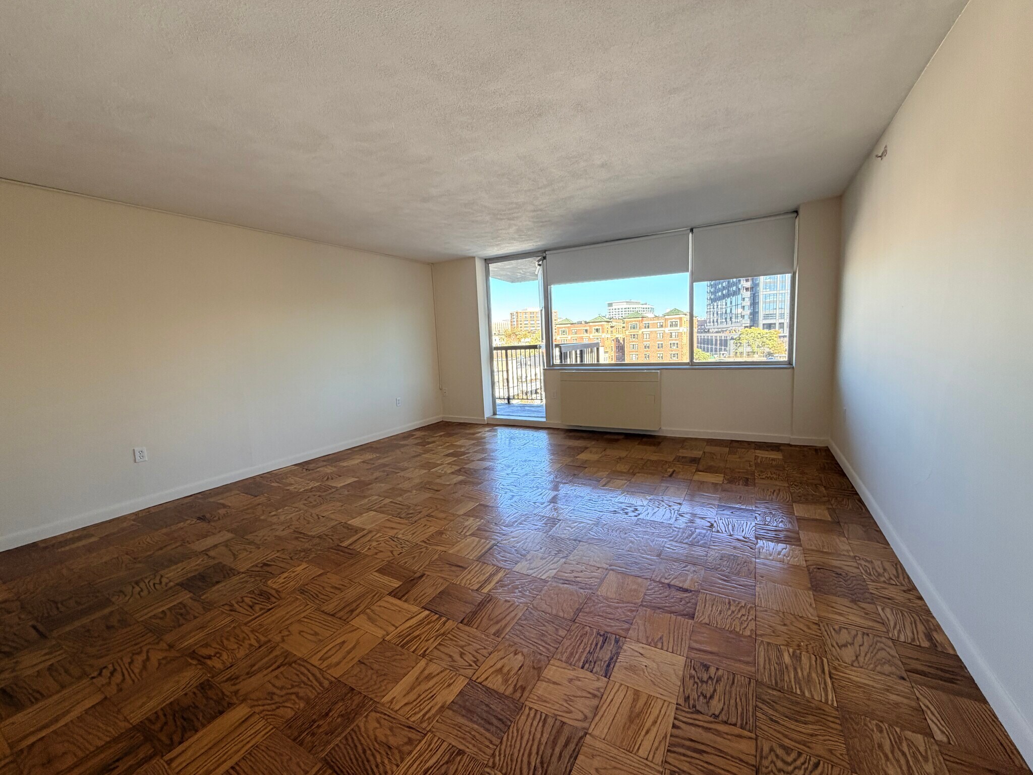 Building Photo - 57 Monmouth St