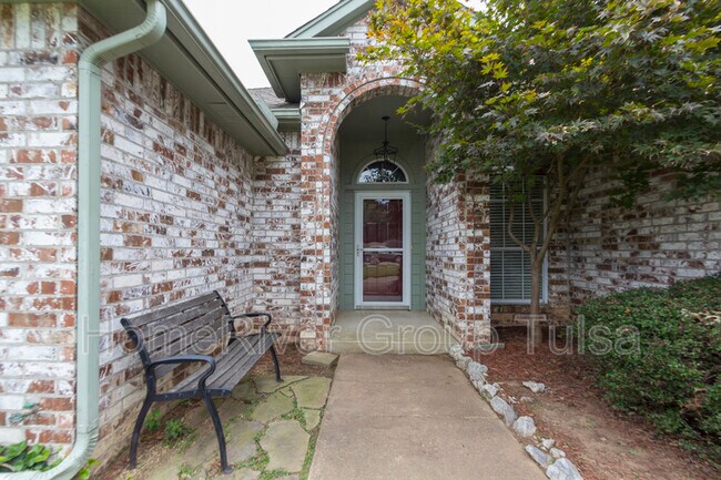 Building Photo - 309 W Charleston St